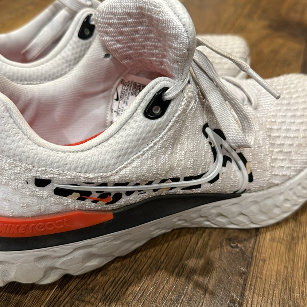 Nike - Picture 6 of 7